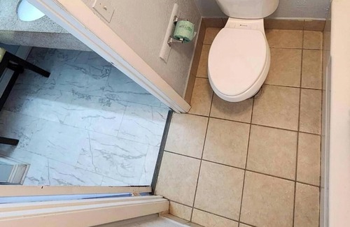 Hattiesburg Apartamento | Rodeway Inn Hattiesburg North - King Room - Smoking 8