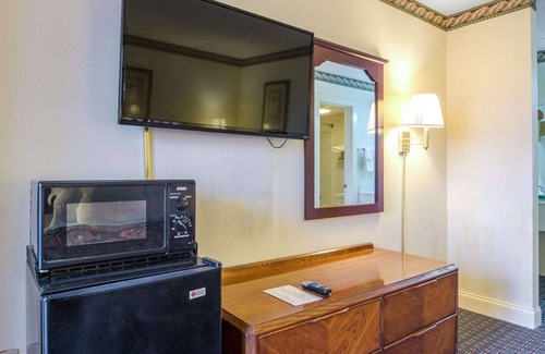 Norcross Hotel | Rodeway Inn Norcross