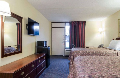 Norcross Hotel | Rodeway Inn Norcross