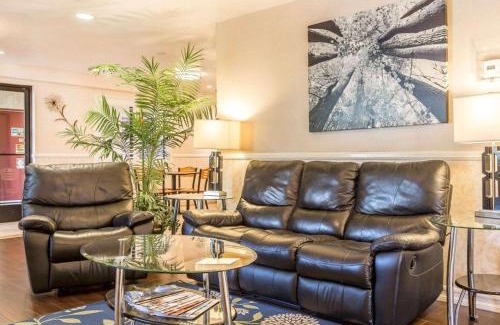 Colton Hotel | Rodeway Inn & Suites Colton-Riverside