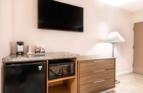 Fort Lauderdale Hotel | Rodeway Inn & Suites Fort Lauderdale Airport & Cruise Port