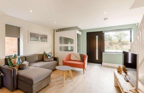 Bishampton Casa | Roe Cottage - Disabled adapted - 2 bed - hot tub