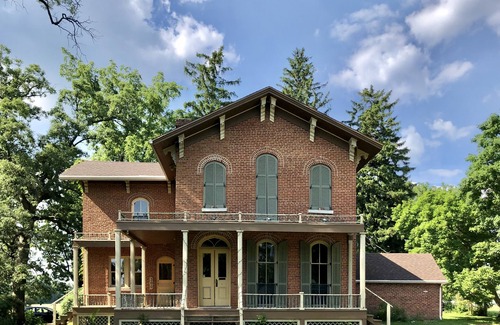 Watseka Casa | Roff Home: Award-Winning 1868 Victorian Italianate Villa