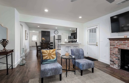 Tuscaloosa Casa | Roll Tide Knoll- 5 min to UA- 6 TVS- 4 BRs