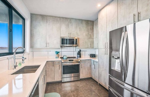 Rollingbay Casa | Rolling Bay Villa: Waterfront Haven in Bainbridge