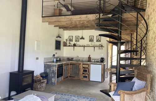 Marsales Casa | Romantic 1 bedroom loft apartment with pool, 5 min to Monpazier