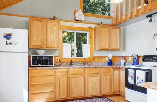Palermo Cabina | Romantic cabin nestled on Sheepscot Lake with amazing views