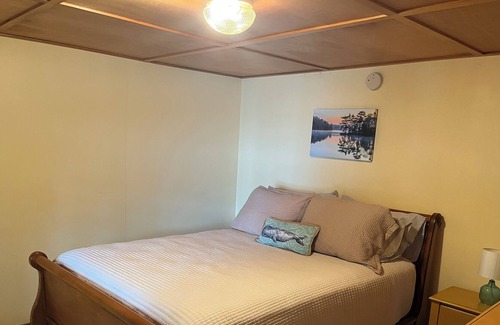 Palermo Cabina | Romantic cabin nestled on Sheepscot Lake with amazing views