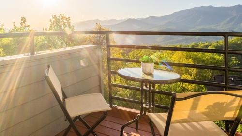 Chalet Village Apartamento | Romantic Exclusive Condo Stunning Mountain View