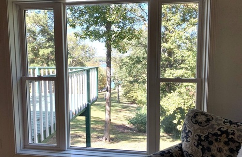 Gilbertsville Casa | Romantic getaway with hot tub!