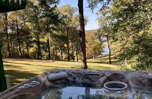 Gilbertsville Casa | Romantic getaway with hot tub!