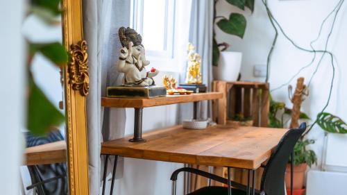 Feltham West Apartamento | Romantic Hideaway Cozy Bedroom Retreat