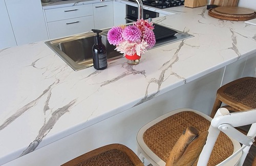 Whakataki Cabaña | Romantic hideaway overlooking beautiful Castlepoint.