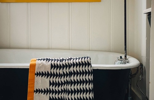 Grass Valley Cabaña | Romantic Historic Cottage, Claw Foot Tub Near Town, Dog Friendly!