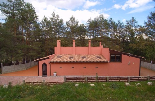 Saint-Pierre Villa | Romantic-Huntinglodge-en-Provence ****