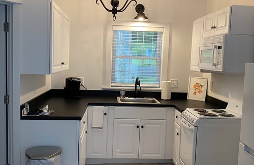 Middlefield Cabaña | Romantic Lakefront Cottage #5