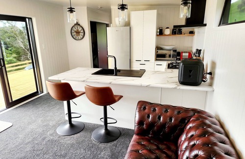 Waerenga Cabina | Romantic lakeside Cabin. 1 Hour ex Auckland CBD
