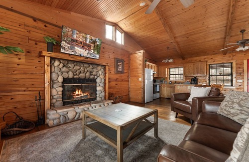 Branson Cabina | Romantic Log Cabin Escape Near Branson