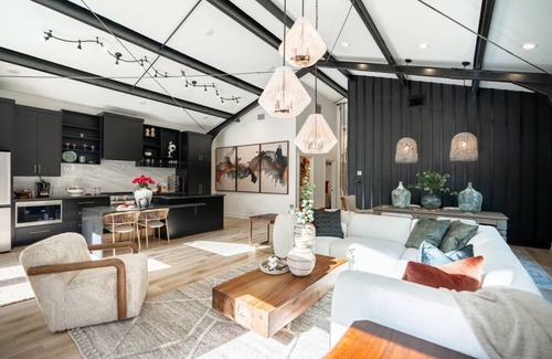 Smith County Casa | Romantic Luxury Villa with Private Pool, Hot Tub, Outdoor Kitchen & Fire Pits