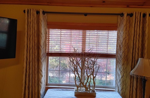 Blairsville Cabaña | Romantic mountain cottage getaway