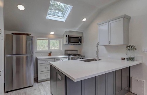 Evergreen Cabina | Romantic Mountain Escape | Hot Tub/sauna + Fireplace + Views