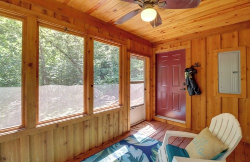 Mountain View Cabaña | Romantic Mountain View Cabin Rental Near Downtown!