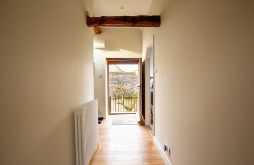 Cold Aston Cabaña | Romantic one bedroom self catering accommodation in the Cotswolds - The Hayloft