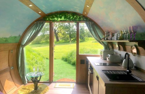 Tawstock Cabina | Romantic Rural Break In Countryside Castle Grounds