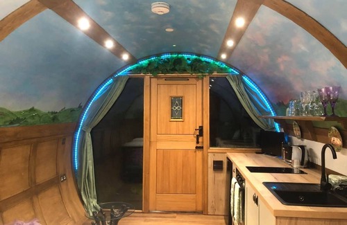 Tawstock Cabina | Romantic Rural Break In Countryside Castle Grounds