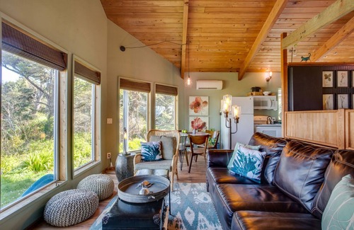 Yachats Casa | ¡Estudio romántico con vista al mar en Yachats! ¡NOCHE LIBRE!