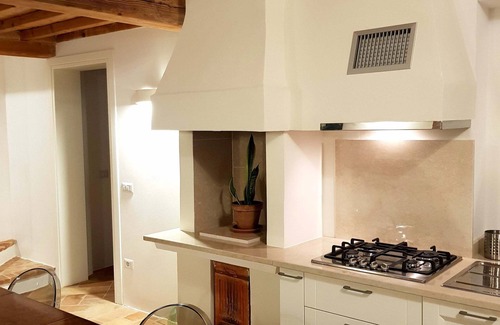 Monsano Apartamento | Romantic suite with jacuzzi in manor house with pool and sea view