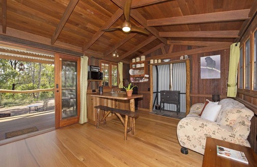 River Heads Cabina | Romantic timber cabin on 75 acres with outdoor bath