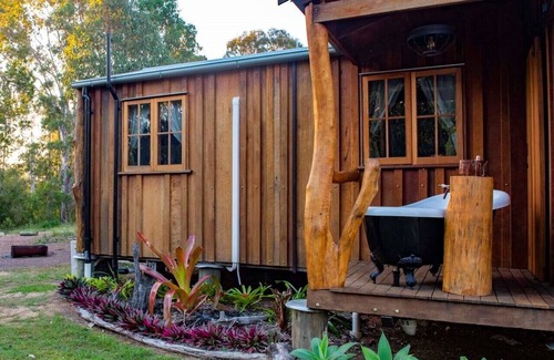 River Heads Cabina | Romantic timber cabin on 75 acres with outdoor bath