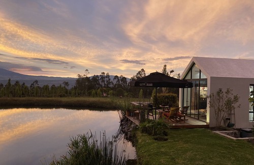 El Quinche Cabina | Villa Romántica con hermosa vista en el lago