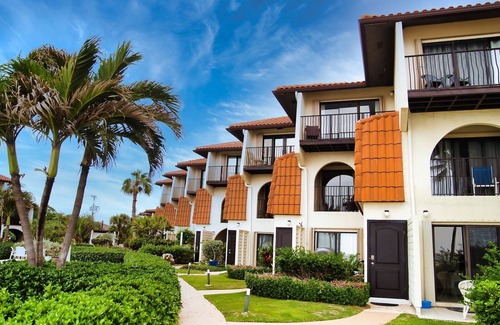 West Bay Villa | Románticos paseos por la playa, hermosas puestas de sol desde cualquier balcón.