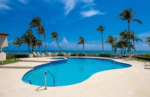 West Bay Villa | Románticos paseos por la playa, hermosas puestas de sol desde cualquier balcón.