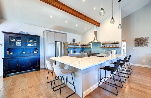 Discovery Bay Casa | Romántica granja moderna en el agua