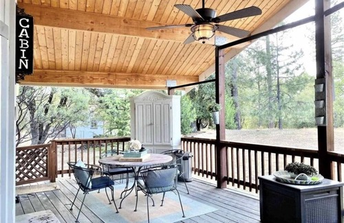 Groveland Cabaña | Romantic Yosemite Cottage