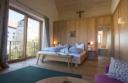 Neuburg Hotel | Romantik Hotel Zum Klosterbräu