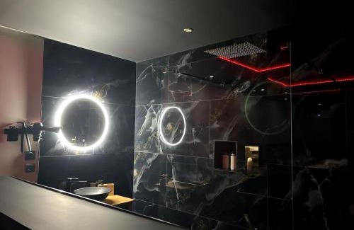 Secteur 5 Apartamento | Romantique room,balnéo,mirroir,parking