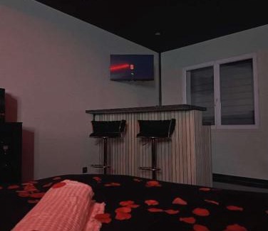 Secteur 5 Apartamento | Romantique room,balnéo,mirroir,parking