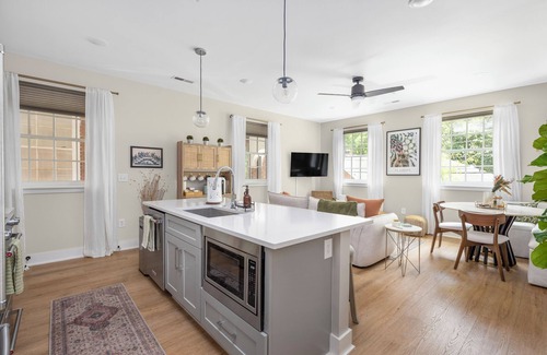 Wesley Heights Casa | Rooftop + Firepit - Near Uptown