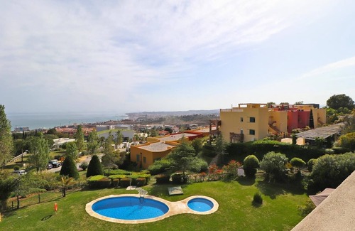 Benalmádena Apartamento | "Rooftop Paradise Apartment" con vistas al mar, piscina, Wi-Fi, aire acondicionado, terraza y jardín