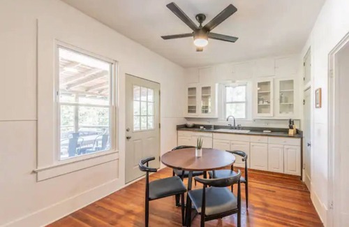 Tobin Hill Casa | ✨Rooftop Private Deck & Patio-Historic Craftsman 3blks to Pearl food & fun!