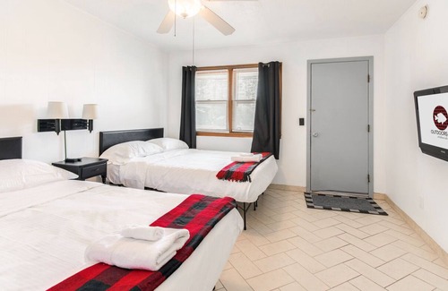 Balsam Lake Apartamento | Room 1 Boutique Hotel Balsam Lake, WI