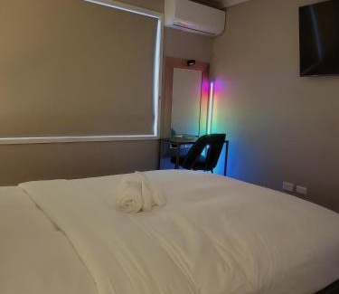 Craigieburn Casa | Room 1 Private Room - Shared space- Driveway Parking