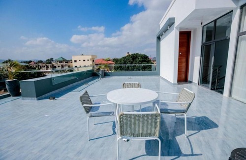 Agbogba Apartamento | Room 102 - Uphills Court