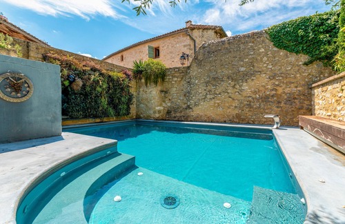 Collias Apartamento | Habitación '14' con piscina compartida, Wi-Fi y aire acondicionado