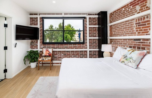 Townsite Hotel | The Brick Boutique Hotel Room 205