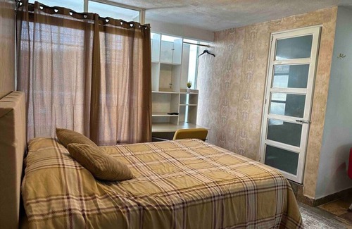 Pachuca Casa | Room "3", private bathroom, own breakfast area.